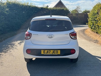 Used Hyundai i10 2017 for sale - 79563004: Photo