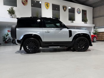 Used Land Rover Defender 2021 for sale - 79104116: Photo