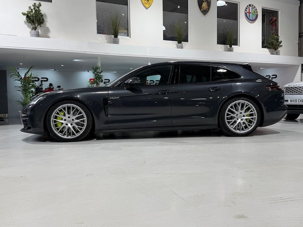 Used Porsche Panamera 2019 for sale - 76047923: Photo 2
