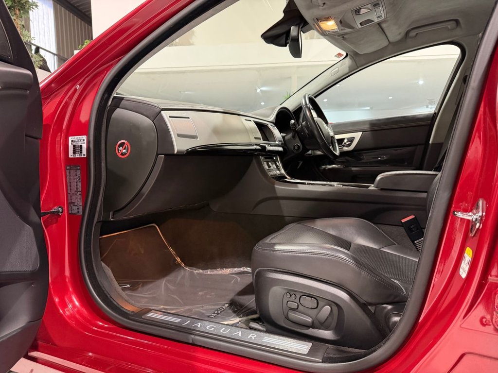 Used Jaguar XF 2013 for sale - 77780216: Photo 13