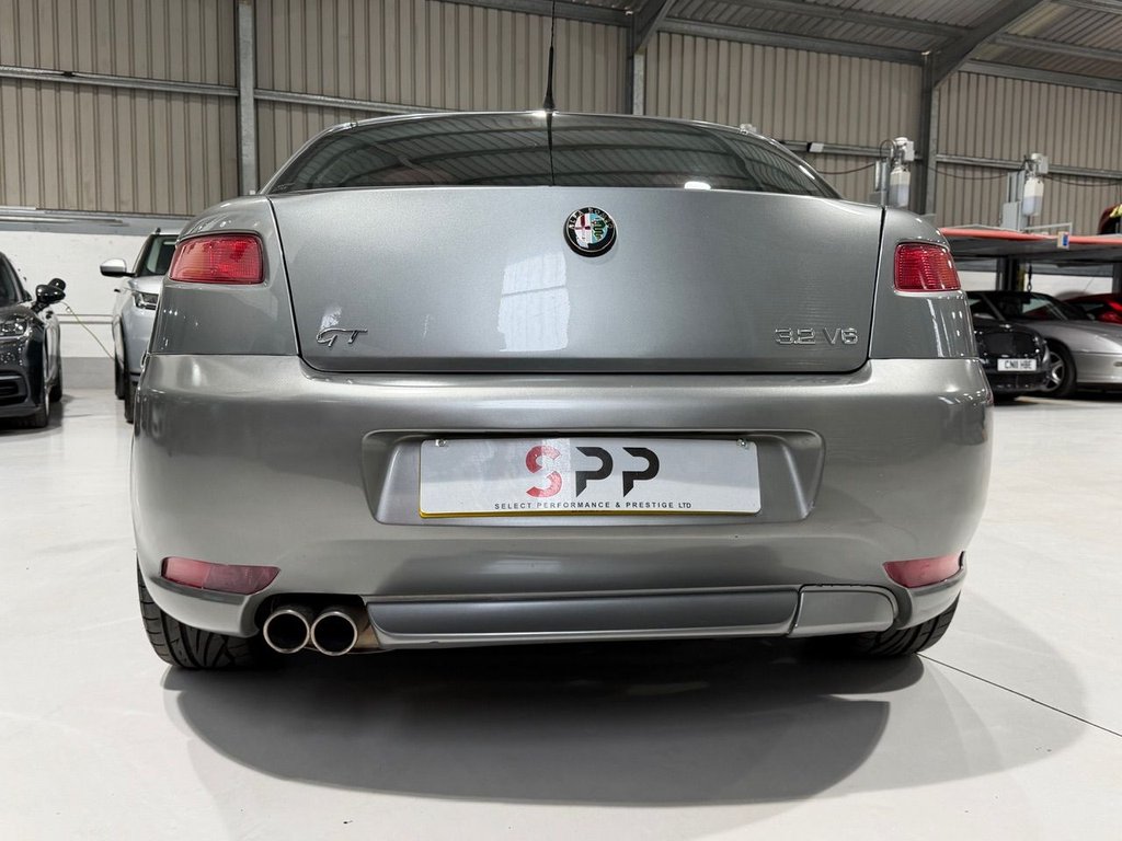 Used Alfa Romeo GT 2005 for sale - 76210545: Photo 11