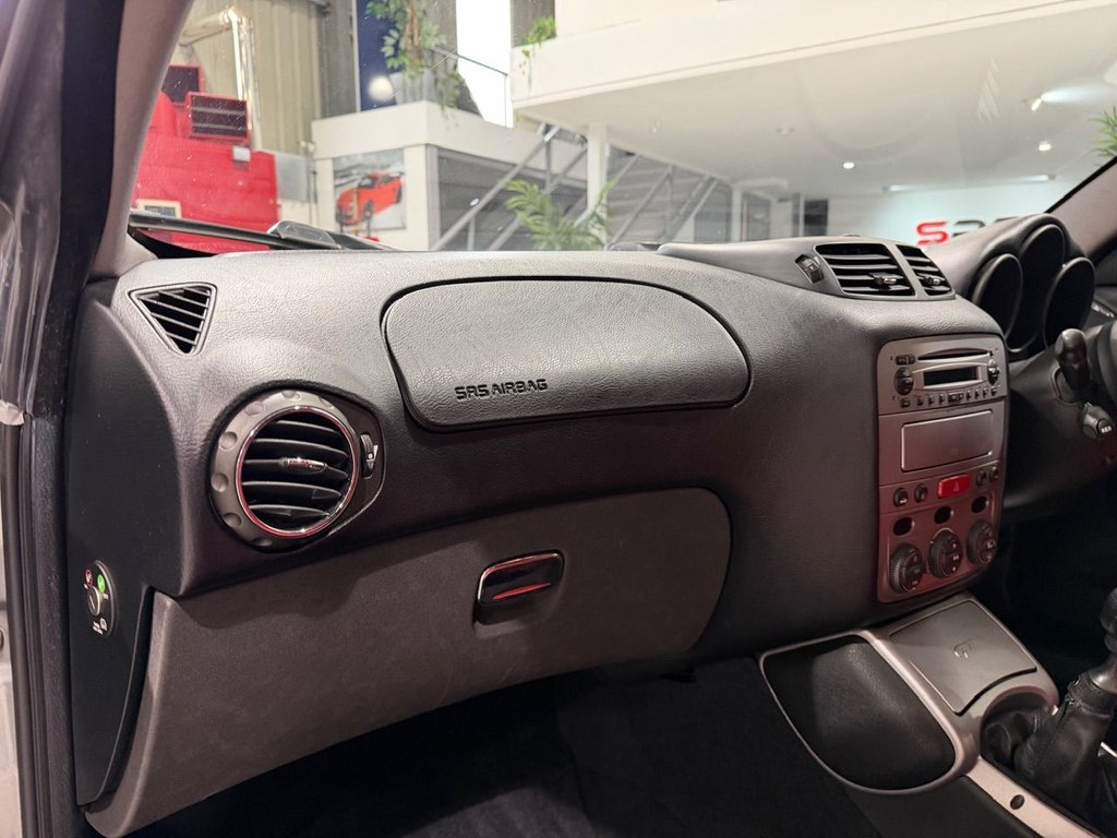 Used Alfa Romeo GT 2005 for sale - 76210545: Photo 19