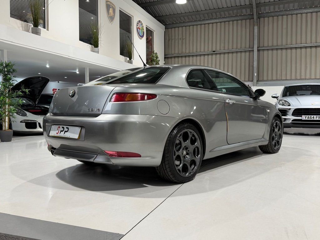 Used Alfa Romeo GT 2005 for sale - 76210545: Photo 24