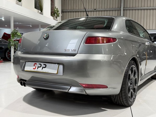 Used Alfa Romeo GT 2005 for sale - 76210545: Photo 25
