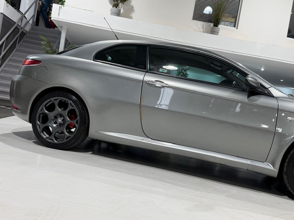 Used Alfa Romeo GT 2005 for sale - 76210545: Photo 26