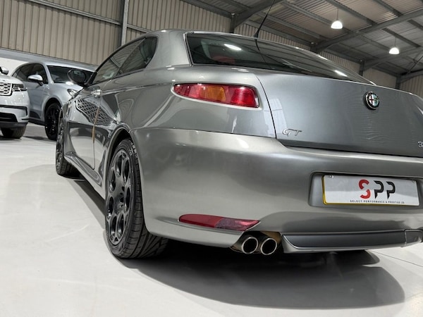 Used Alfa Romeo GT 2005 for sale - 76210545: Photo 27