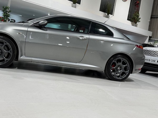 Used Alfa Romeo GT 2005 for sale - 76210545: Photo 28