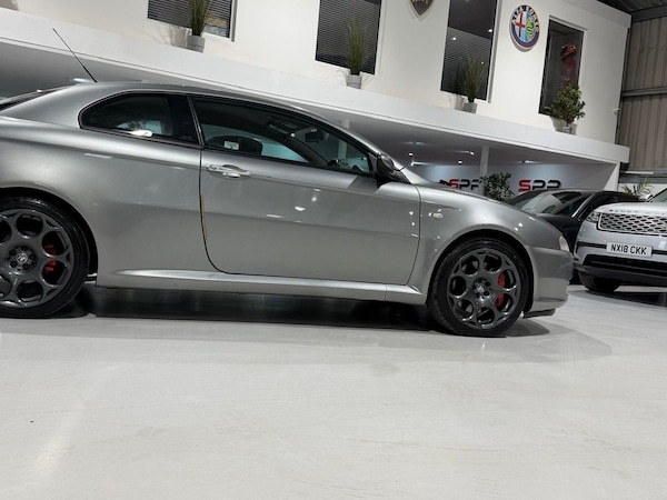Used Alfa Romeo GT 2005 for sale - 76210545: Photo 31