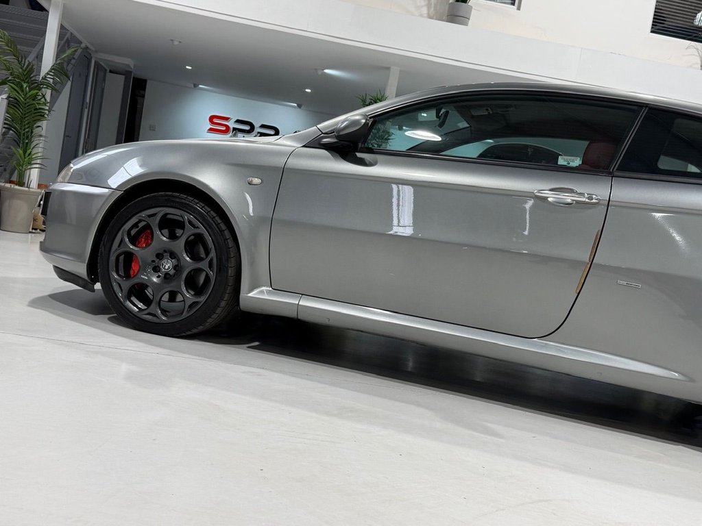 Used Alfa Romeo GT 2005 for sale - 76210545: Photo 9