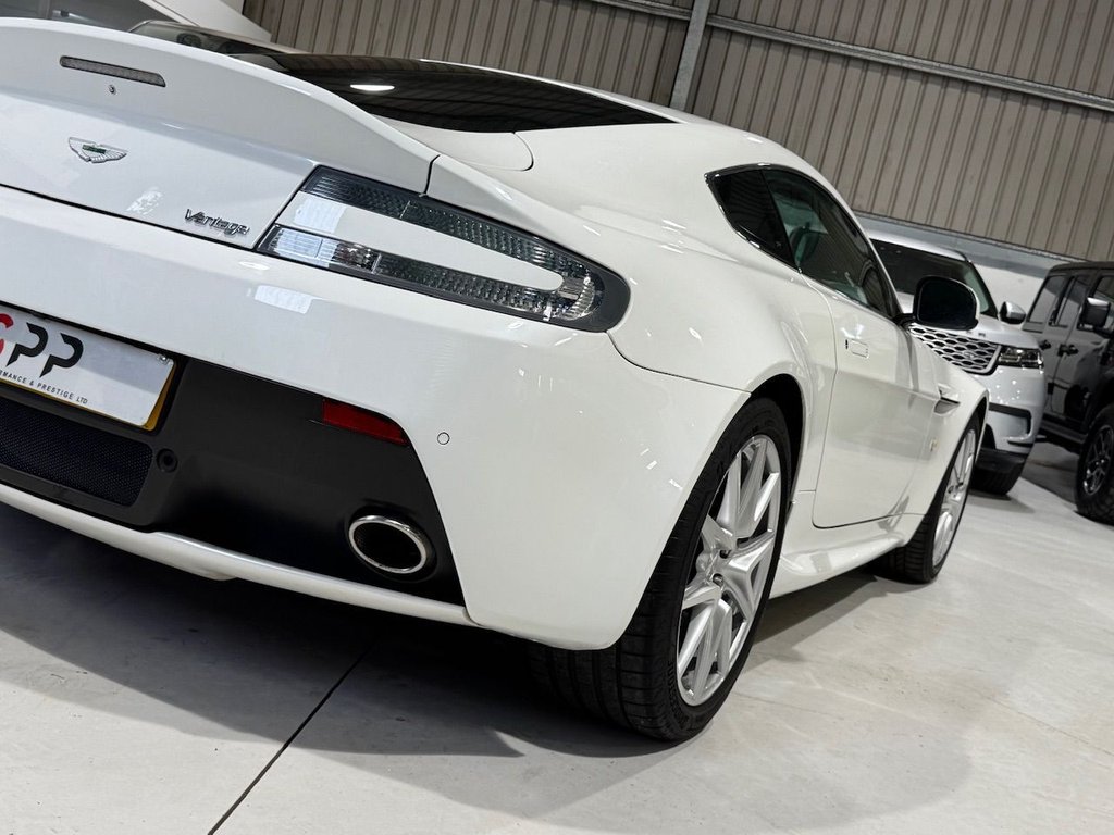 Used Aston Martin Vantage 2013 for sale - 77953286: Photo 11