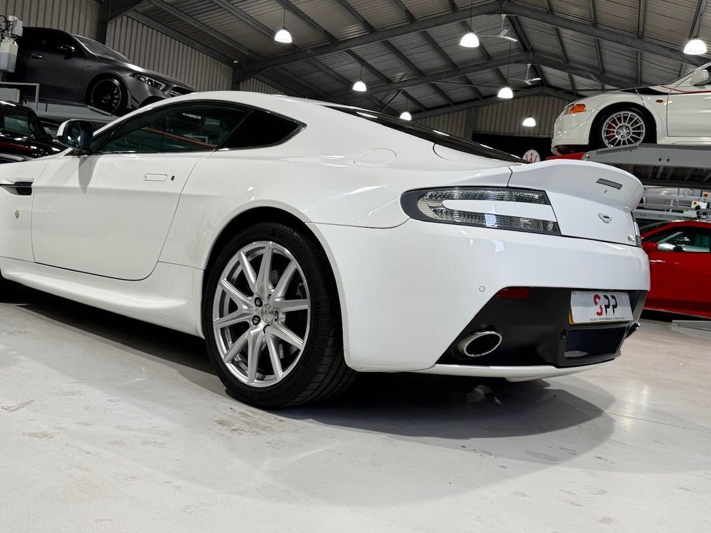 Used Aston Martin Vantage 2013 for sale - 77953286: Photo 12