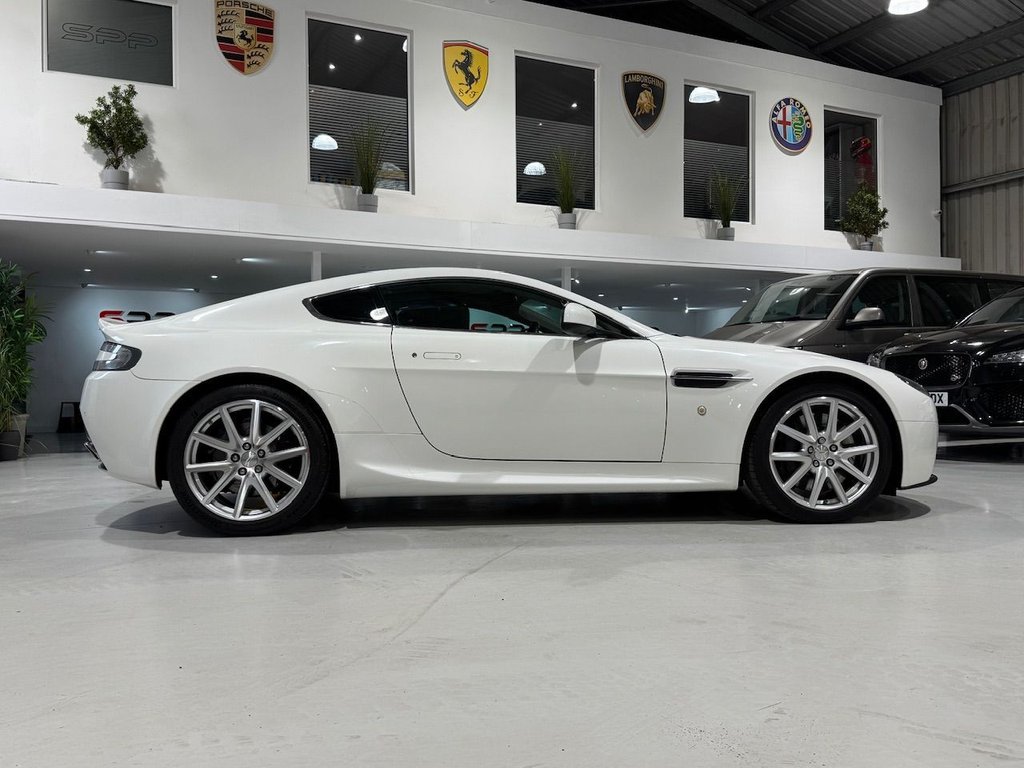 Used Aston Martin Vantage 2013 for sale - 77953286: Photo 2