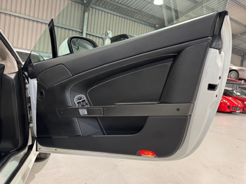 Used Aston Martin Vantage 2013 for sale - 77953286: Photo 24