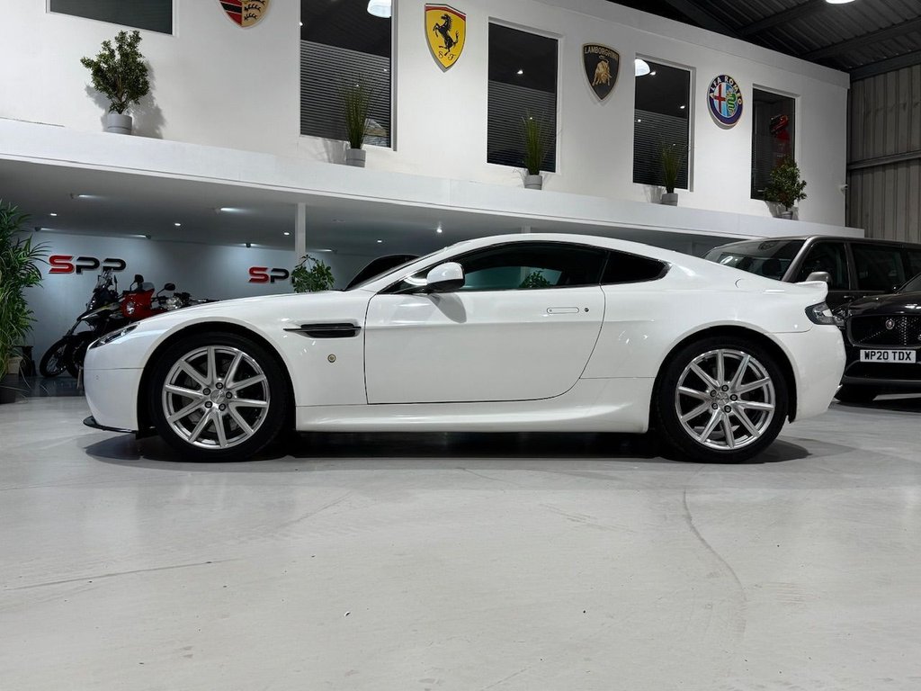 Used Aston Martin Vantage 2013 for sale - 77953286: Photo 26