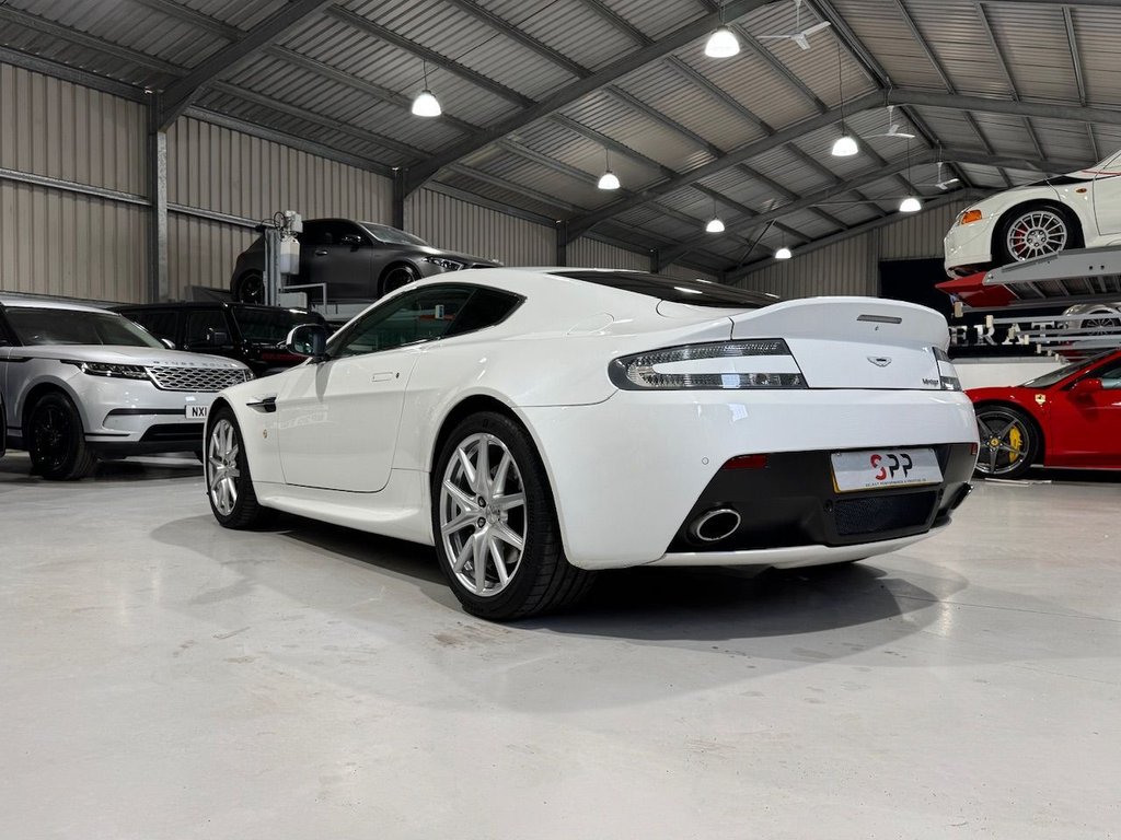 Used Aston Martin Vantage 2013 for sale - 77953286: Photo 3