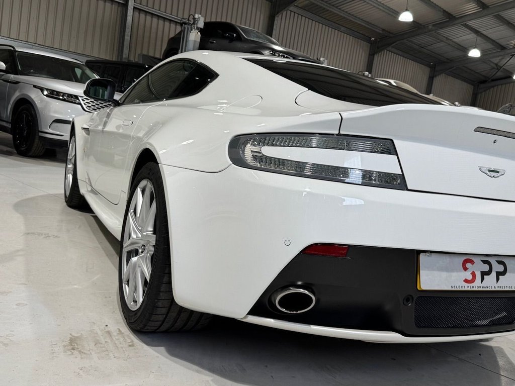 Used Aston Martin Vantage 2013 for sale - 77953286: Photo 32