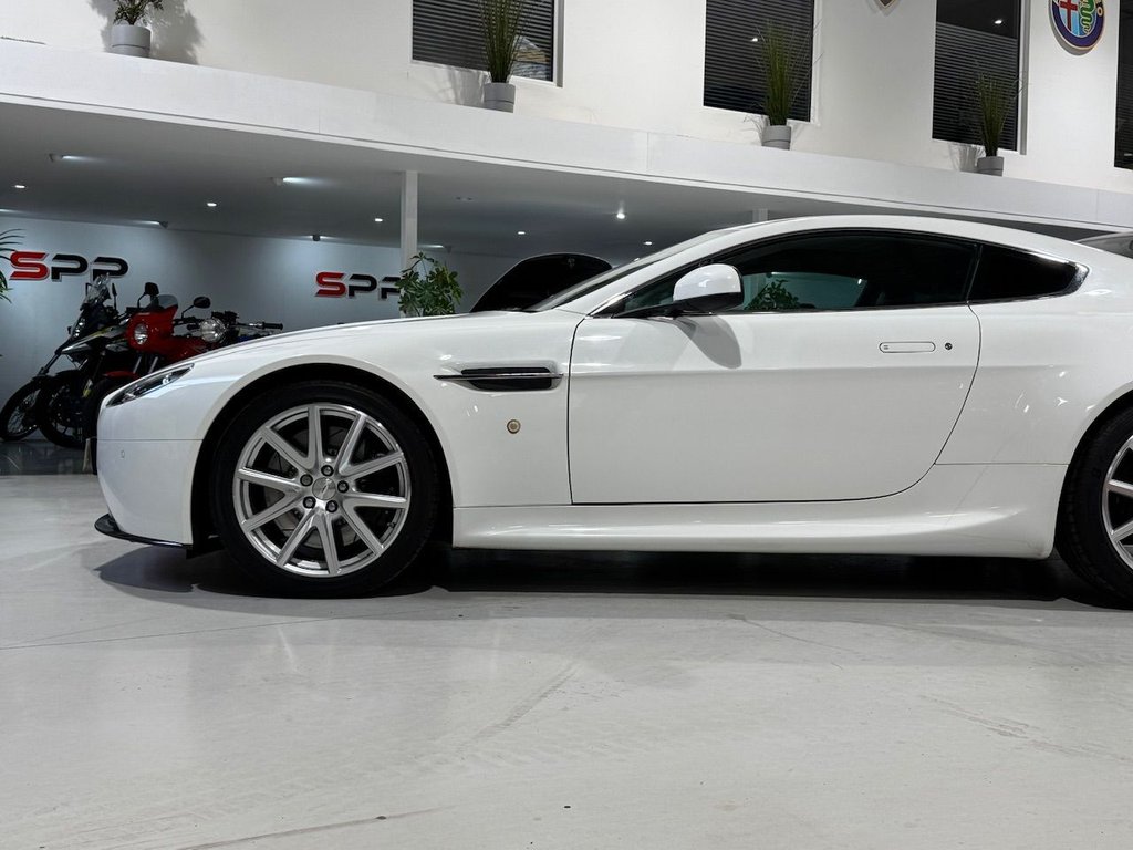 Used Aston Martin Vantage 2013 for sale - 77953286: Photo 33