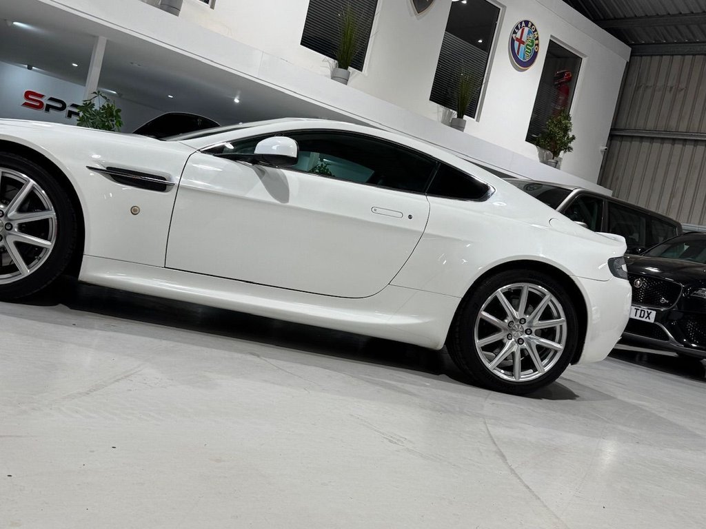 Used Aston Martin Vantage 2013 for sale - 77953286: Photo 36