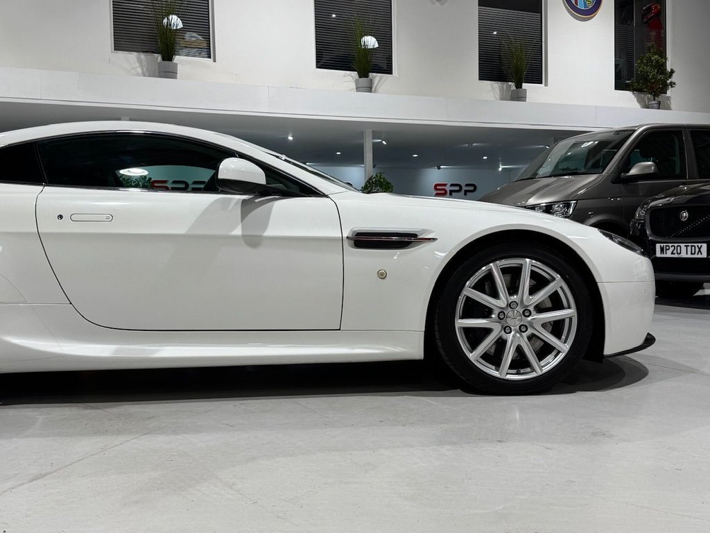 Used Aston Martin Vantage 2013 for sale - 77953286: Photo 4