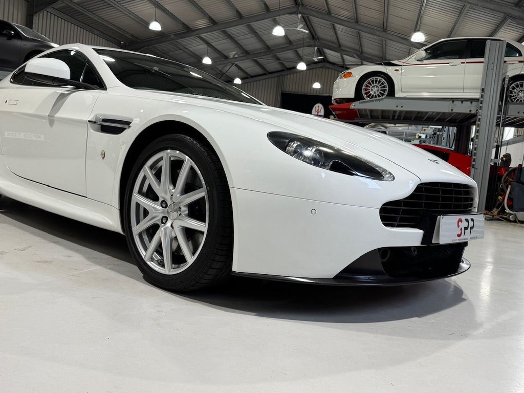 Used Aston Martin Vantage 2013 for sale - 77953286: Photo 8