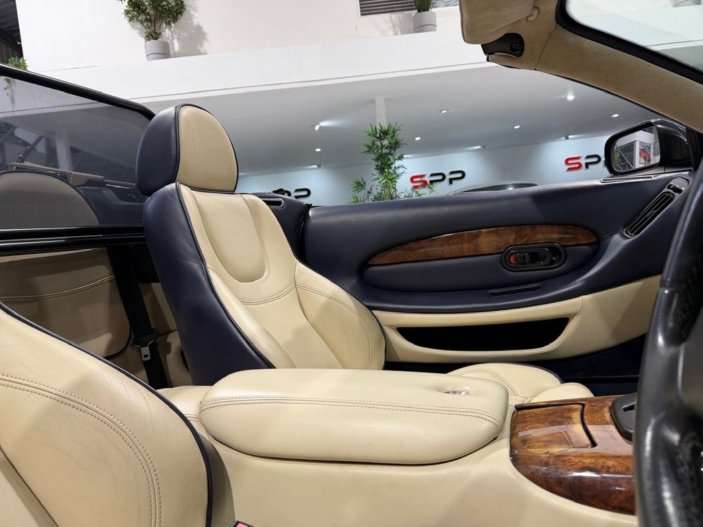 Used Aston Martin DB7 2000 for sale - 76642862: Photo 21