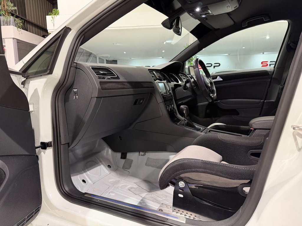 Used Volkswagen Golf 2015 for sale - 76647733: Photo 8