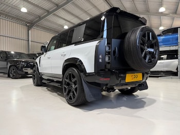 Used Land Rover Defender 2022 for sale - 79325875: Photo