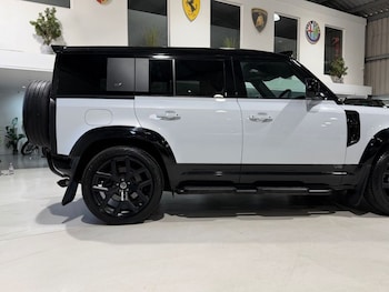 Used Land Rover Defender 2022 for sale - 79325875: Photo
