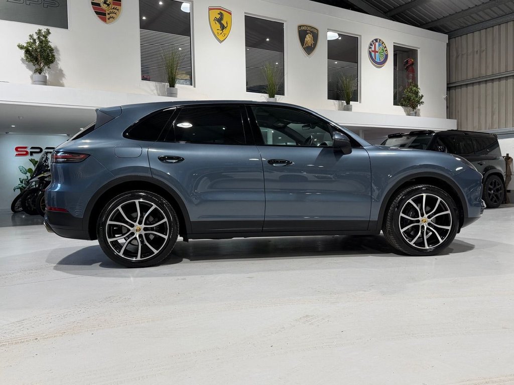 Used Porsche Cayenne 2018 for sale - 76570591: Photo 2