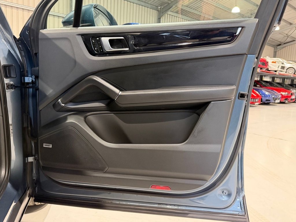 Used Porsche Cayenne 2018 for sale - 76570591: Photo 26