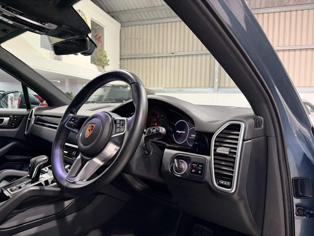 Used Porsche Cayenne 2018 for sale - 76570591: Photo 43