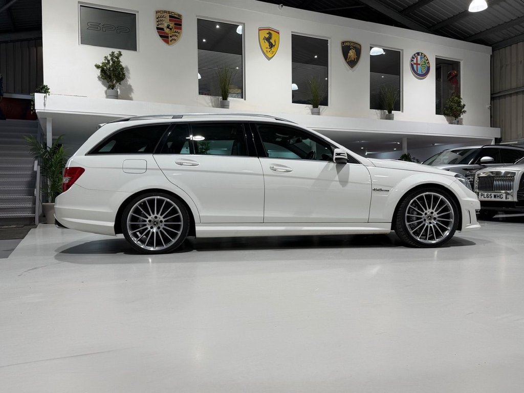 Used Mercedes-Benz C Class 2014 for sale - 76469660: Photo 2