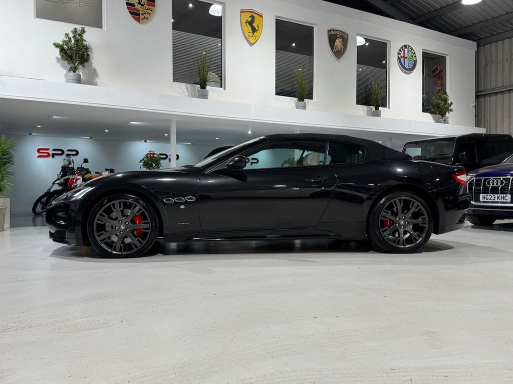 Used Maserati GranCabrio 2013 for sale - 77592249: Photo 2