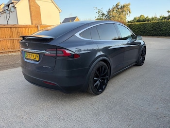 Used Tesla Model X 2020 for sale - 79394642: Photo