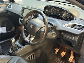 Used Peugeot 208 2015 for sale - 79806656: Photo