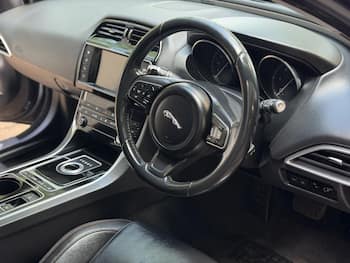 Used Jaguar XE 2016 for sale - 79806670: Photo