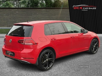 Used Volkswagen Golf 2019 for sale - 76936977: Photo