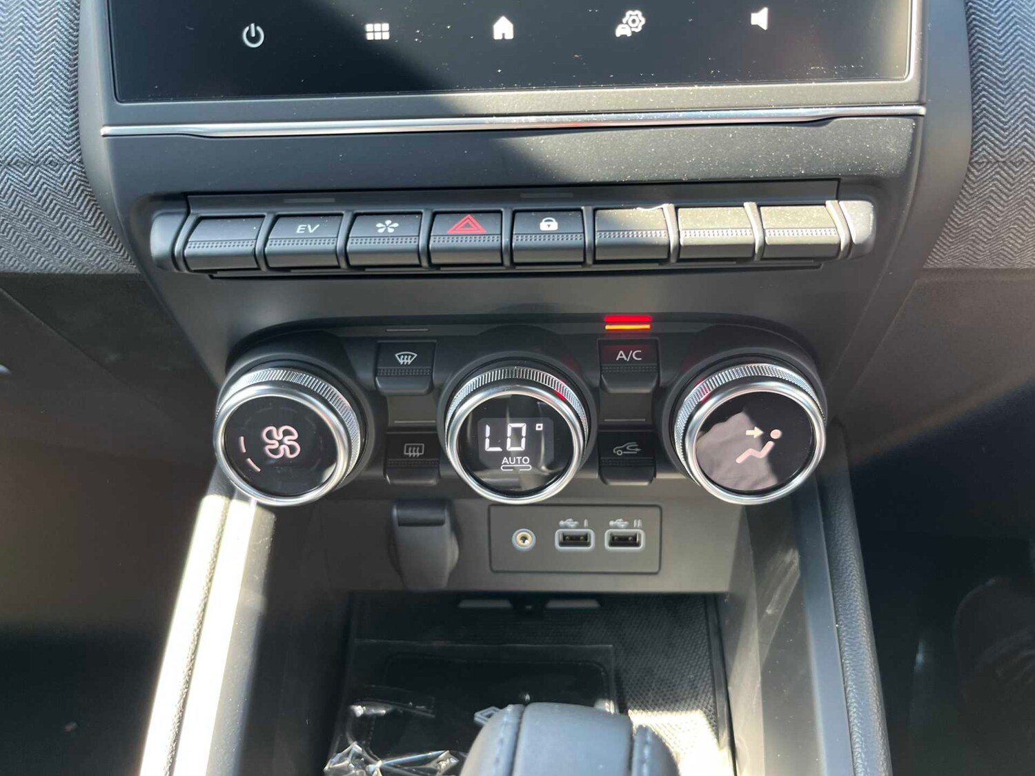 Used Renault Clio 2026 for sale - 78196319: Photo 11