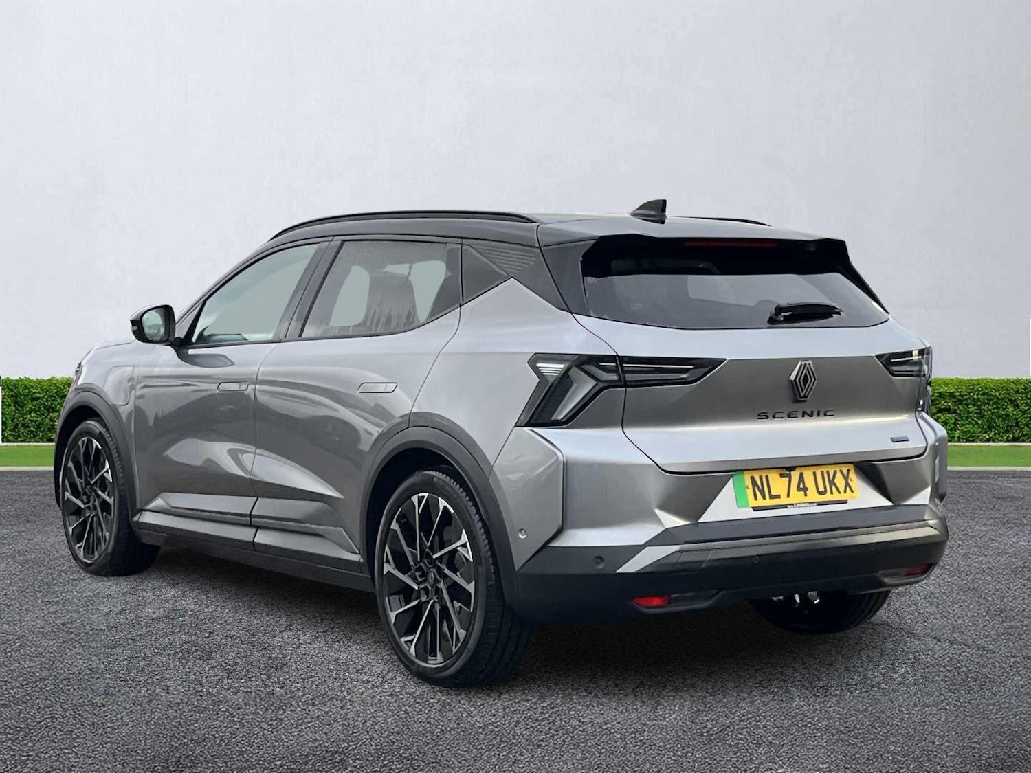 Used Renault Scenic E-Tech 2024 for sale - 77488319: Photo 2