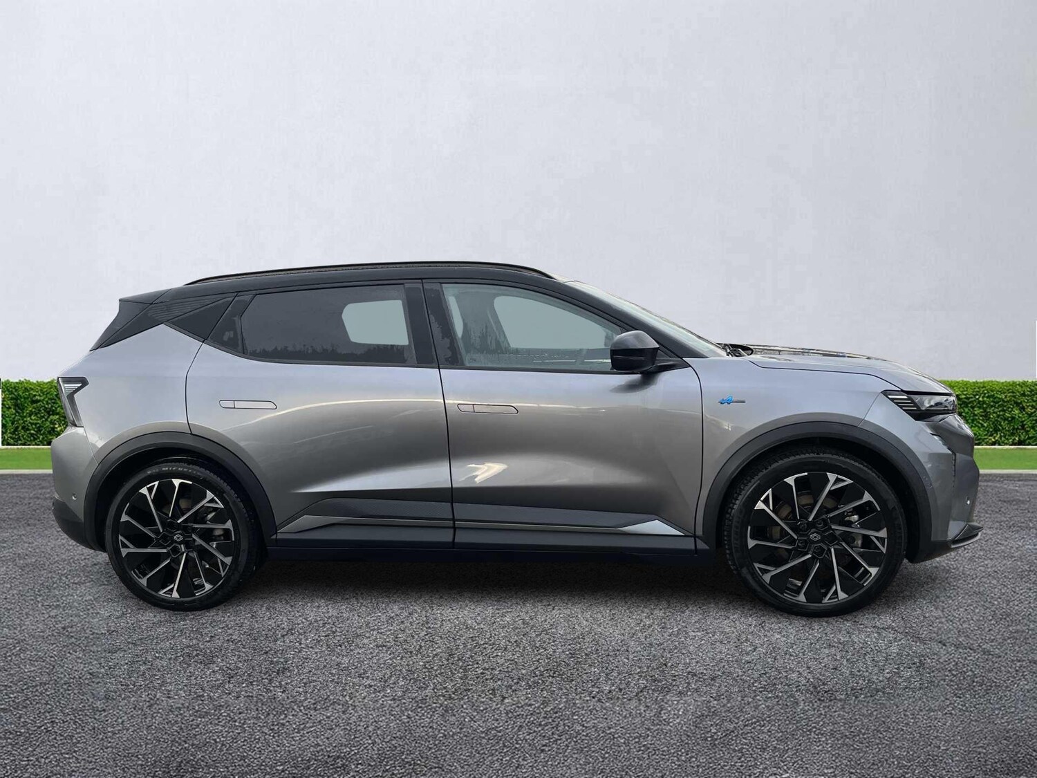 Used Renault Scenic E-Tech 2024 for sale - 77488319: Photo 3