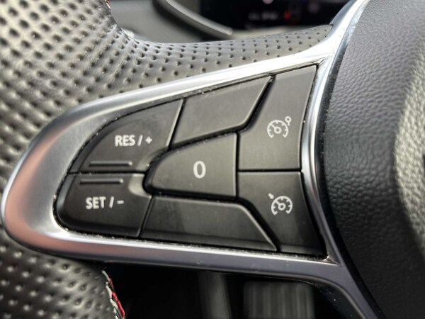 Used Renault Clio 2022 for sale - 76257854: Photo 24