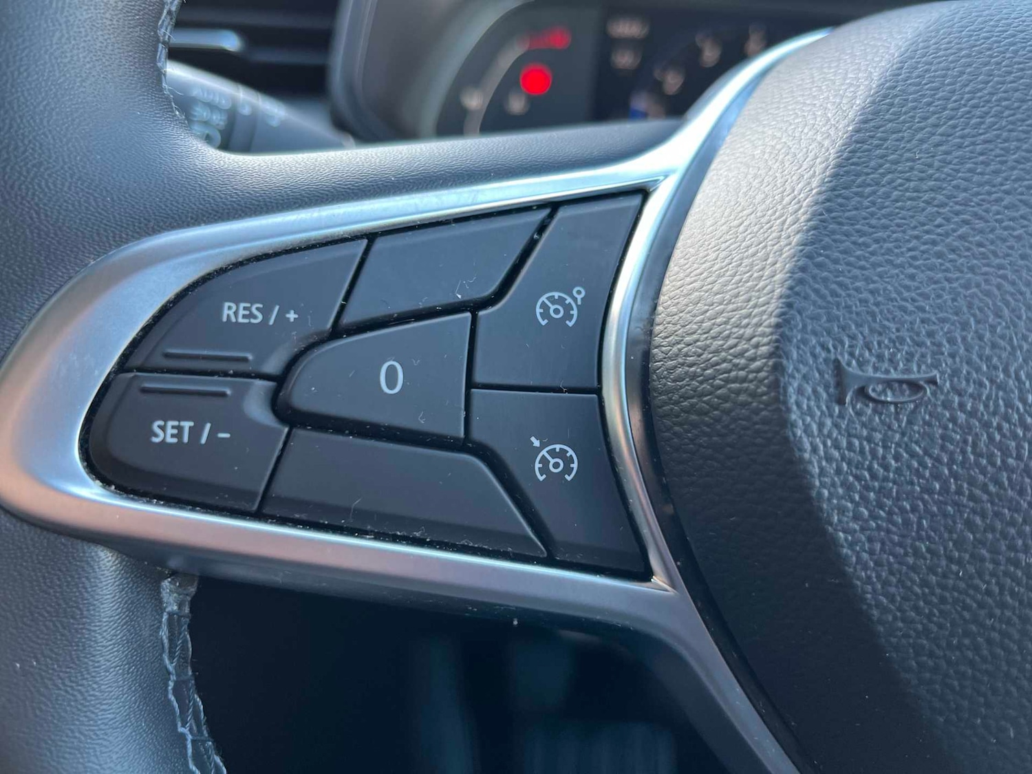 Used Renault Clio 2023 for sale - 77731079: Photo 24