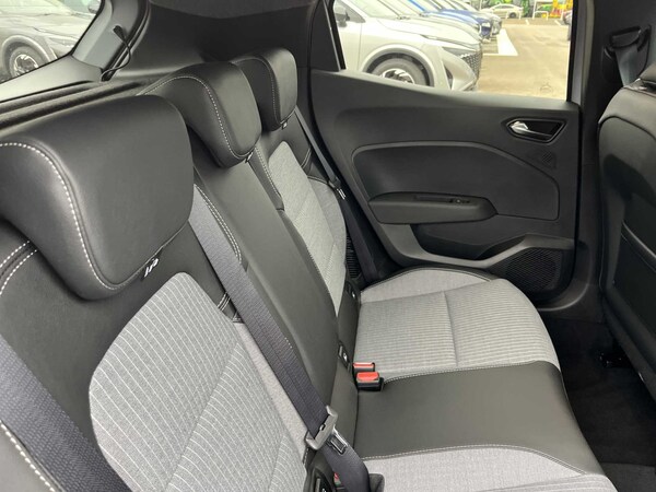 Used Renault Clio 2024 for sale - 76187115: Photo 15