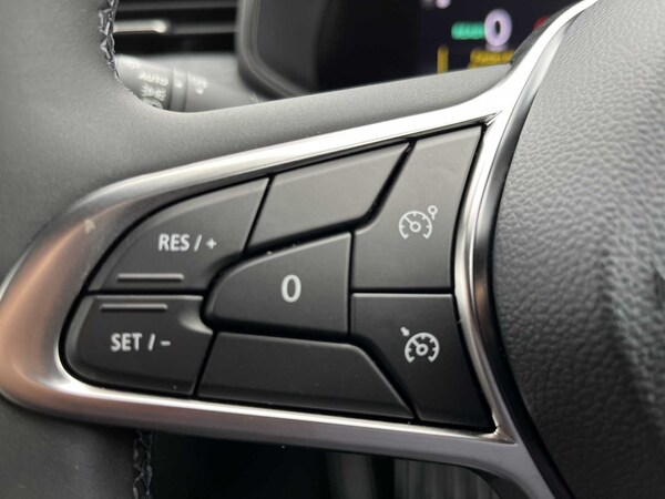 Used Renault Clio 2024 for sale - 76187115: Photo 24