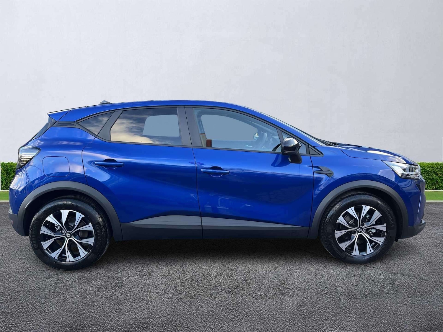 Used Renault Captur 2025 for sale - 78191537: Photo 3