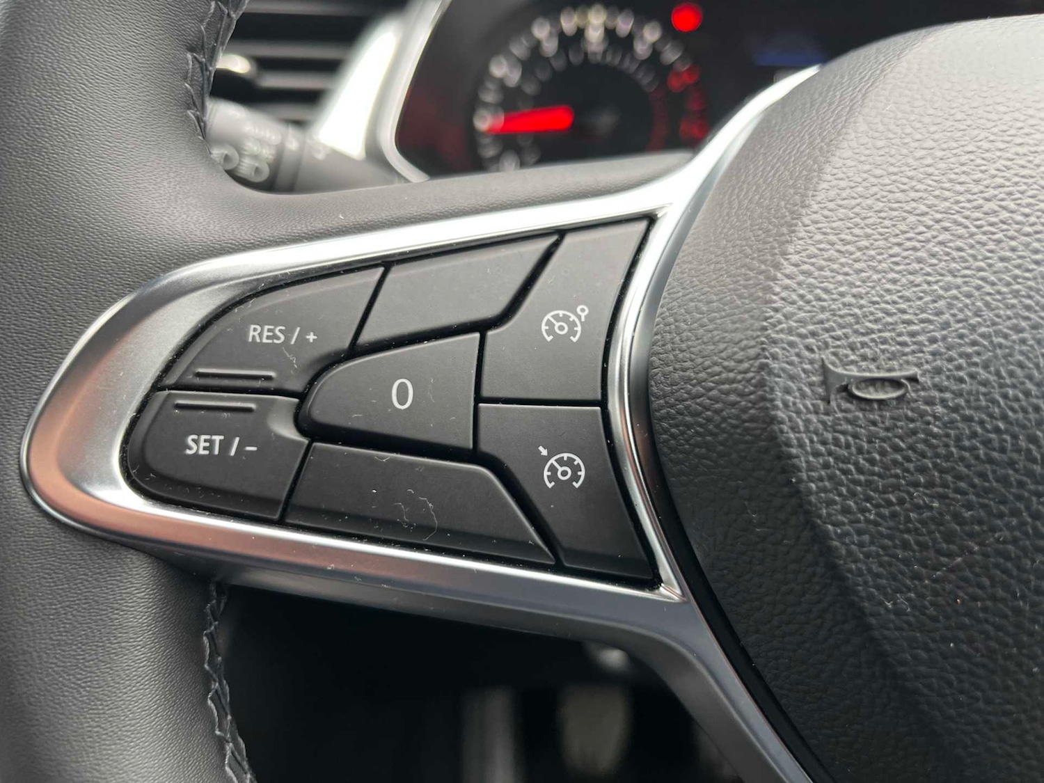 Used Renault Captur 2023 for sale - 78131806: Photo 24