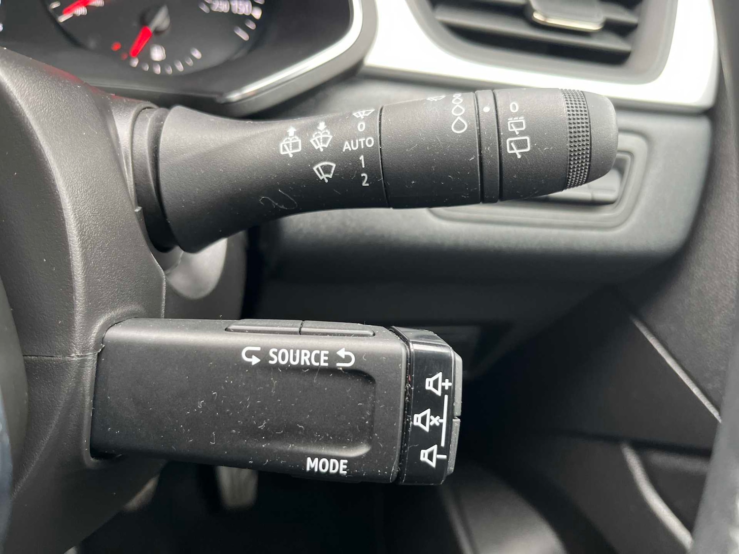 Used Renault Captur 2023 for sale - 78131806: Photo 25