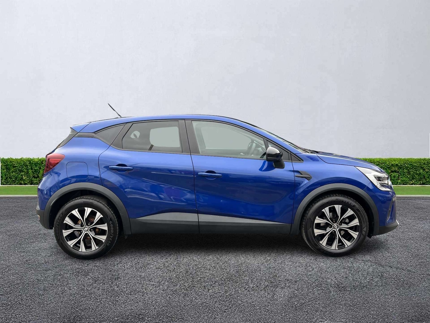 Used Renault Captur 2023 for sale - 78131806: Photo 3