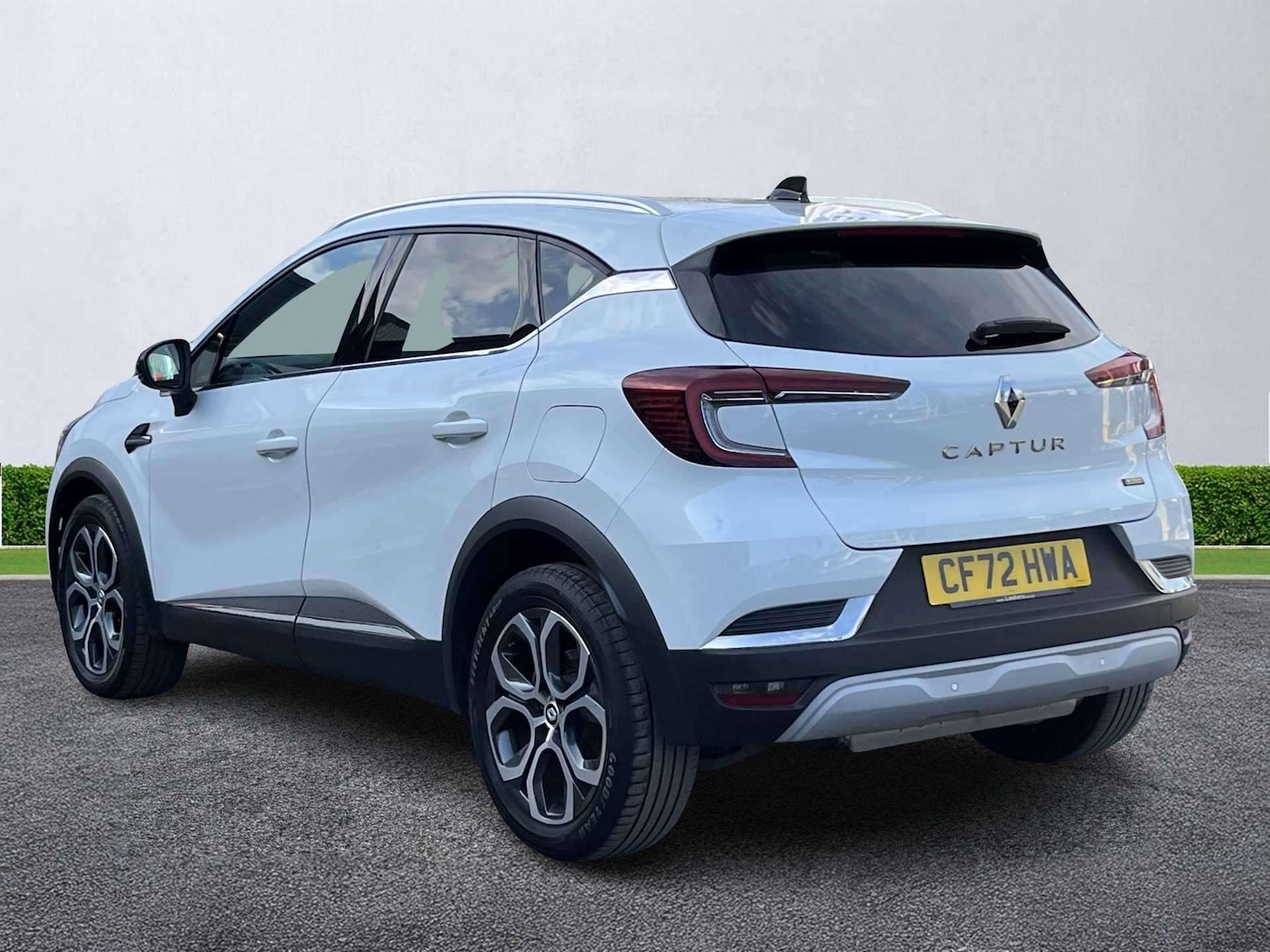 Used Renault Captur 2023 for sale - 78192548: Photo 2