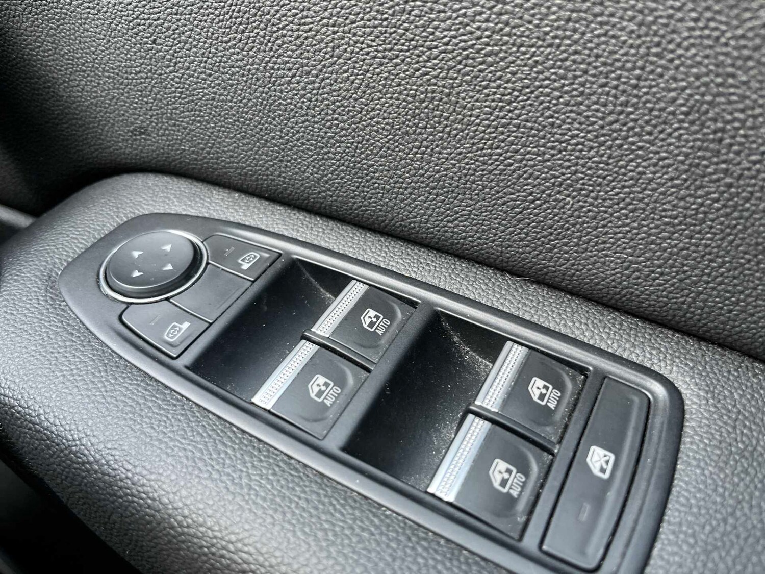 Used Renault Captur 2023 for sale - 78192548: Photo 20